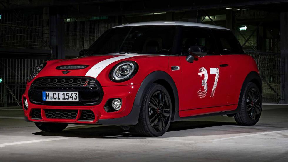 Το εξωτερικό του MINI Cooper S Paddy Hopkirk Edition εμπνέεται από το κλασικό Mini. 